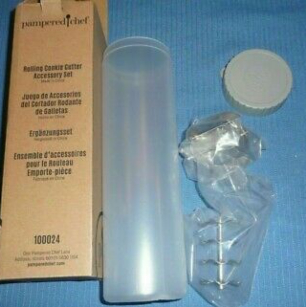 Pampered chef rolling cookie cutter accessory set